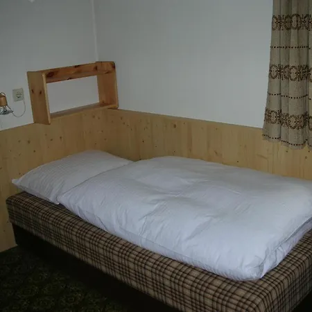 公寓 Fruehstueckspension Troger